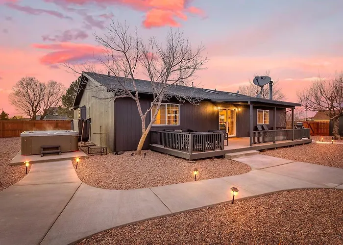 Grand Canyon Basecamp Hot Tub 4 King Beds Ferienhaus