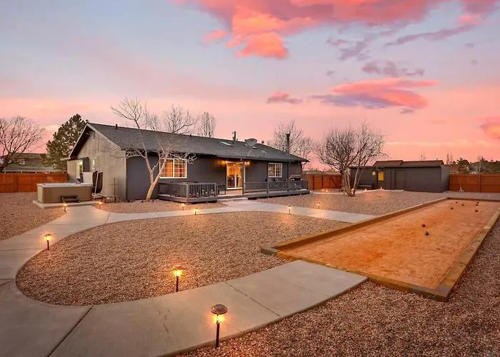 Grand Canyon Basecamp Hot Tub 4 King Beds Ferienhaus *