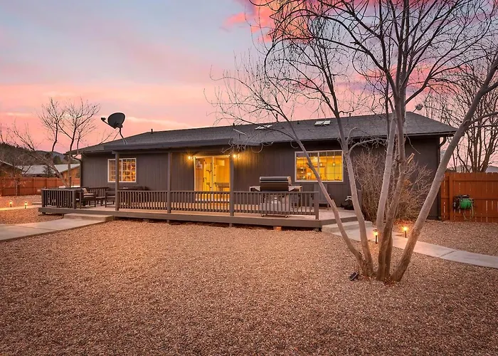 Grand Canyon Basecamp Hot Tub 4 King Beds Ferienhaus