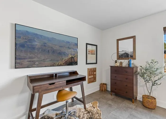Grand Canyon Basecamp Hot Tub 4 King Beds Ferienhaus *