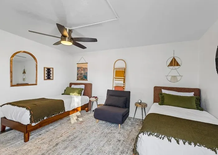 Grand Canyon Basecamp Hot Tub 4 King Beds *